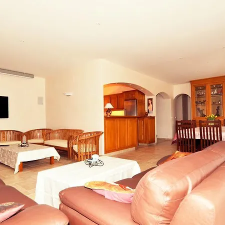 Villa Luxueuse Récente à Raphaël De Plain Pied Saint-Raphaël